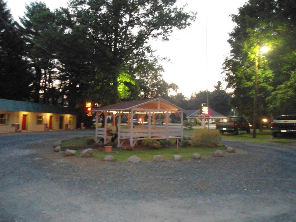 Flower Field Inn And Cottages Stroudsburg Exterior foto